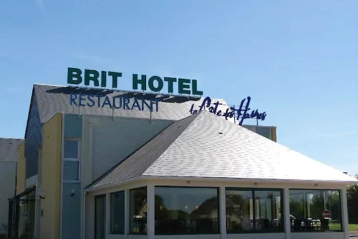 Hotel Entry