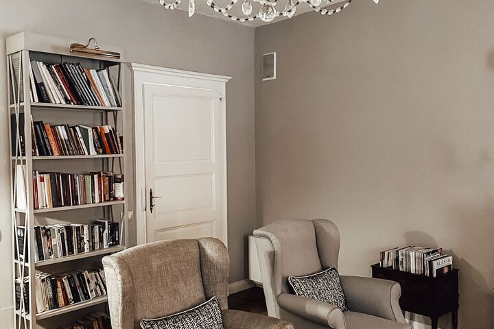 Lounge 50 of 64