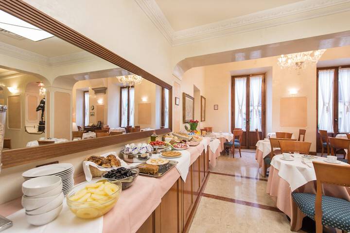 Breakfast buffet