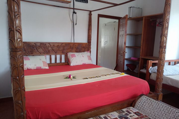 Room 5 of 6