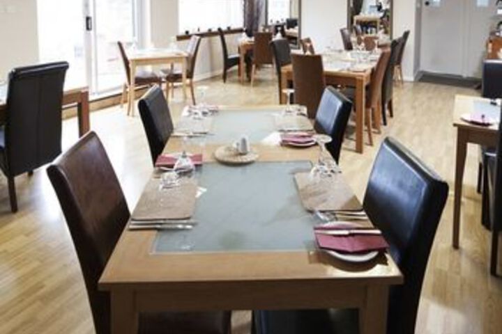 Dining 14 of 16