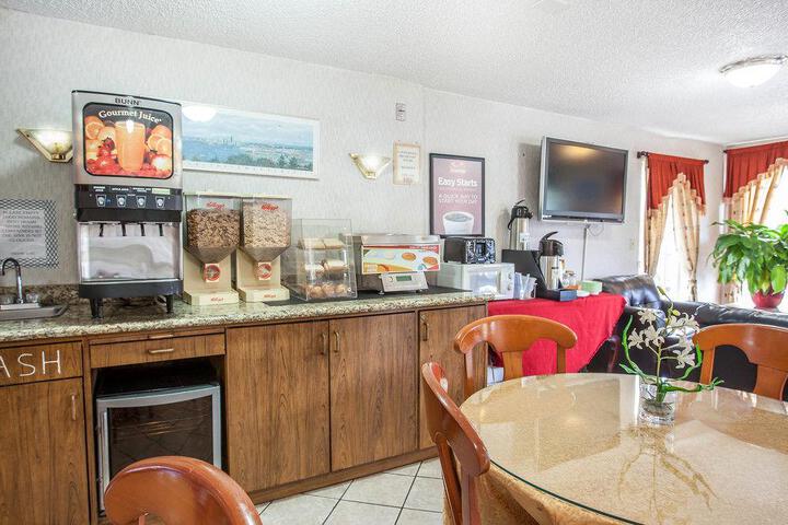 restaurant cafeteria