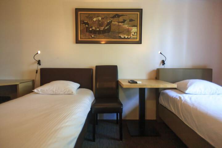 Room 16 of 43