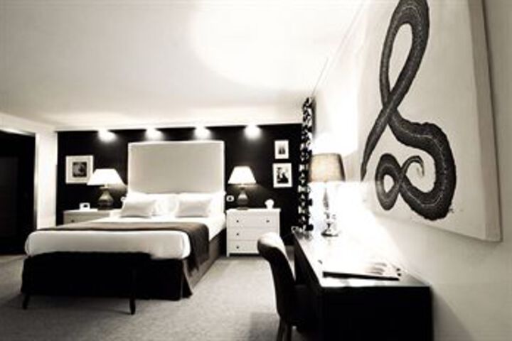 Room 20 of 28