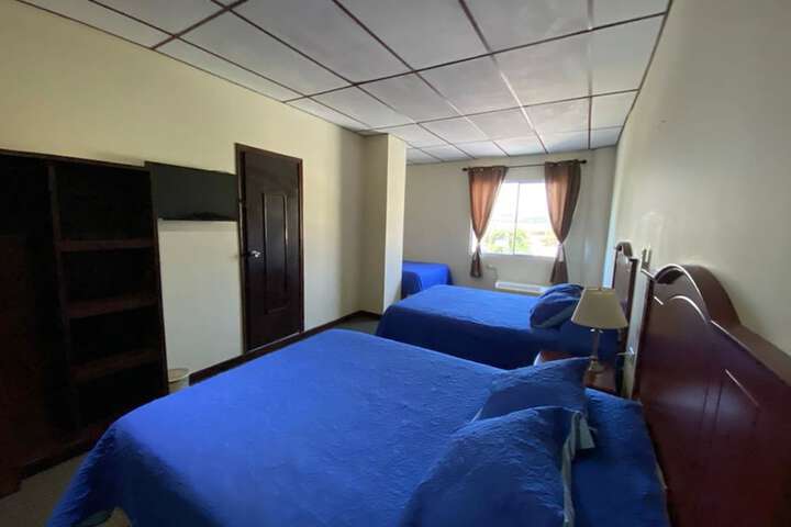 Room 4 of 16