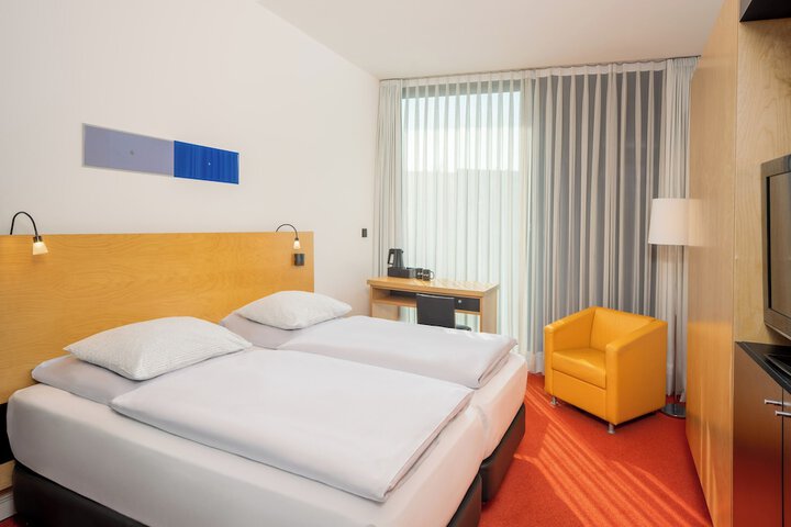 Room 5 of 36