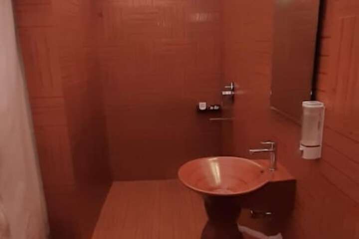Room 76 of 141