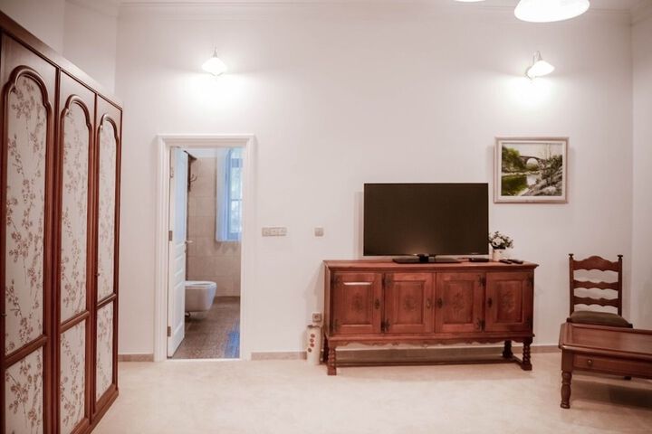 Room 32 of 55