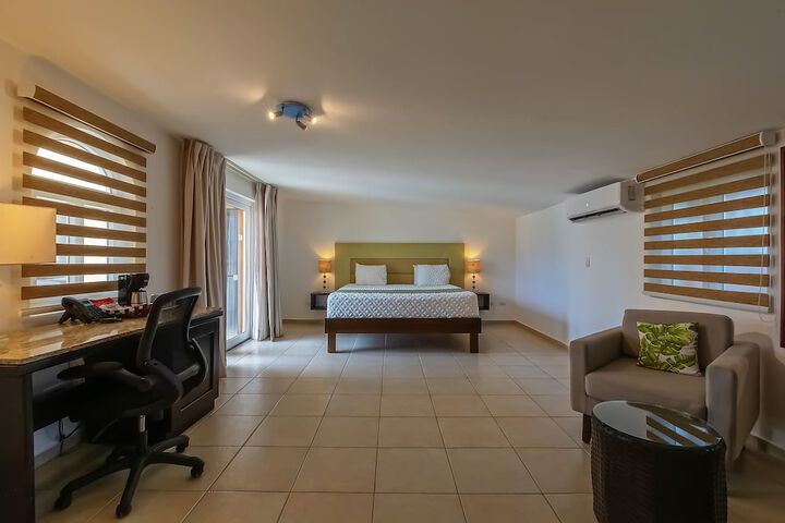 Room 13 of 78