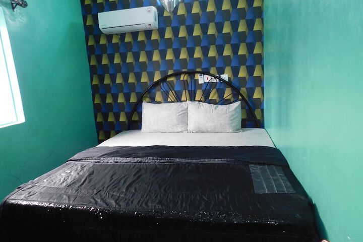 Room 6 of 20