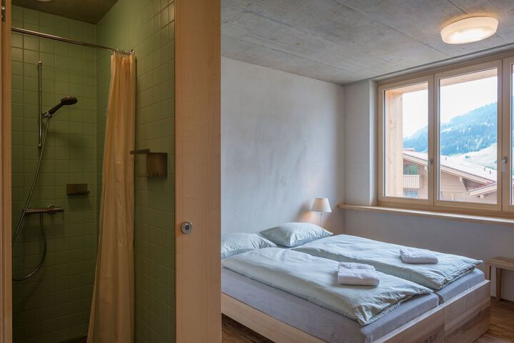 Room 21 of 38