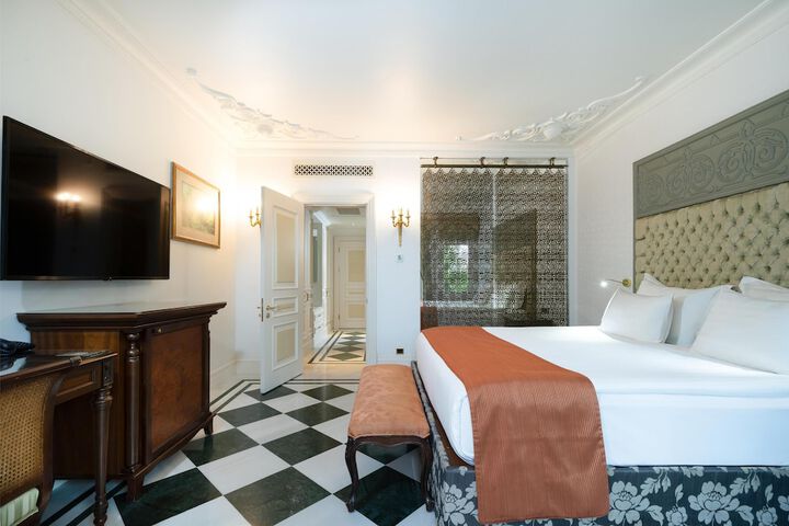 Room 26 of 186