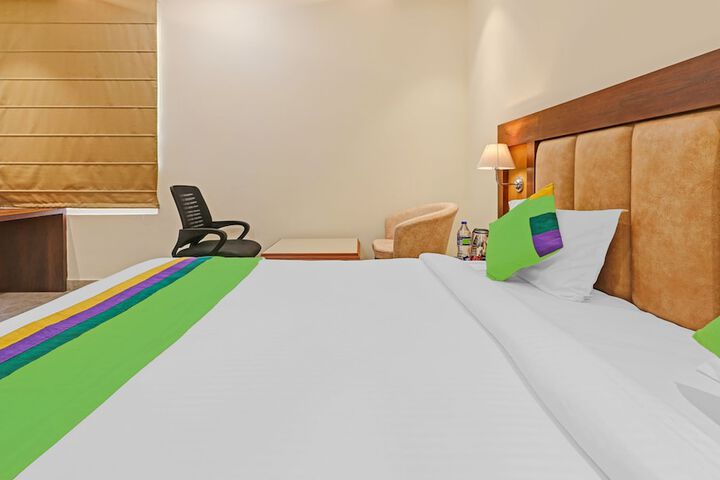 Room 10 of 35