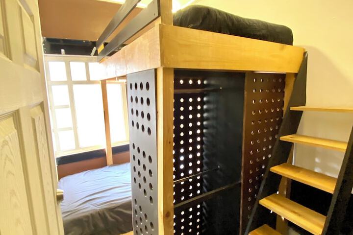 Room 25 of 51