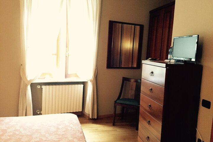 Room 9 of 64