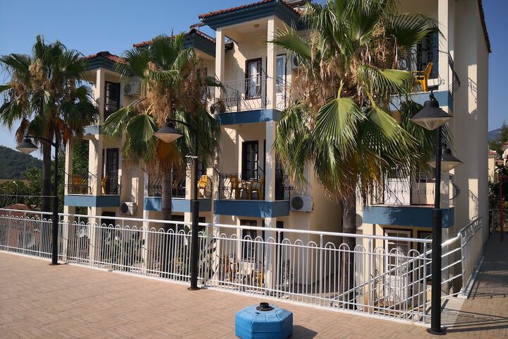 Hotel Exterior 26 of 26
