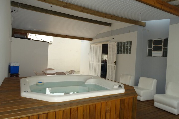 Hot Tub 14 of 18