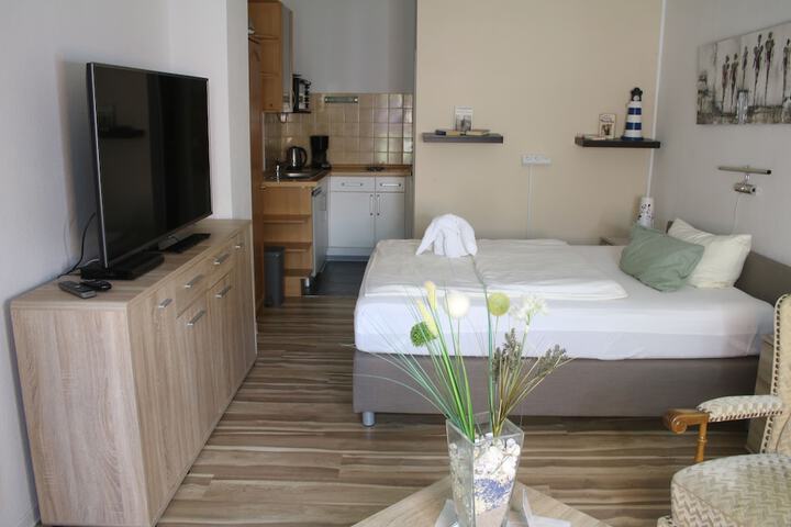 Room 8 of 48
