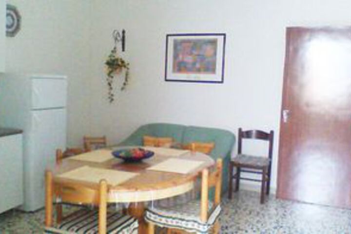 Room 9 of 11