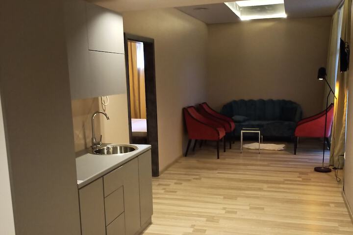 Room 54 of 80