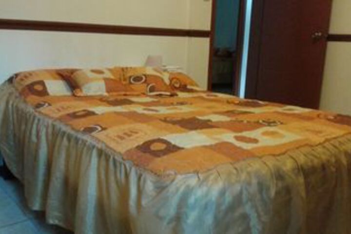 Room 10 of 27