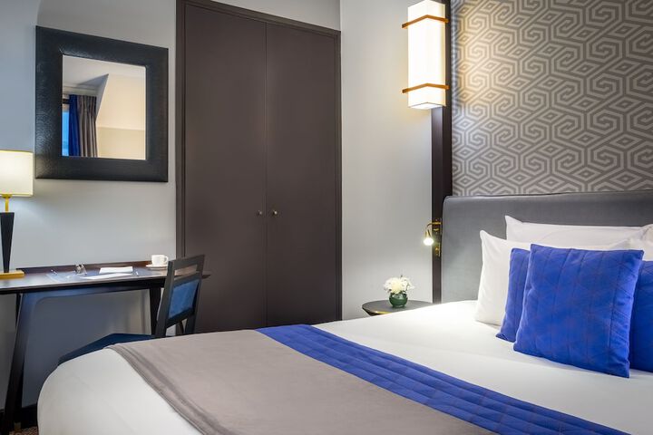 Room 16 of 36