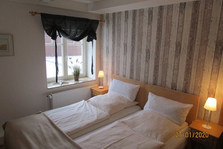 Room 27 of 138