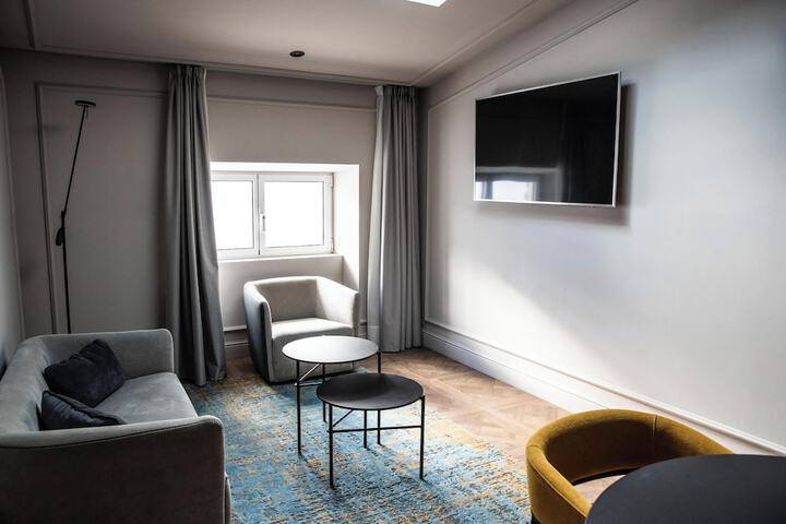 Room 33 of 56