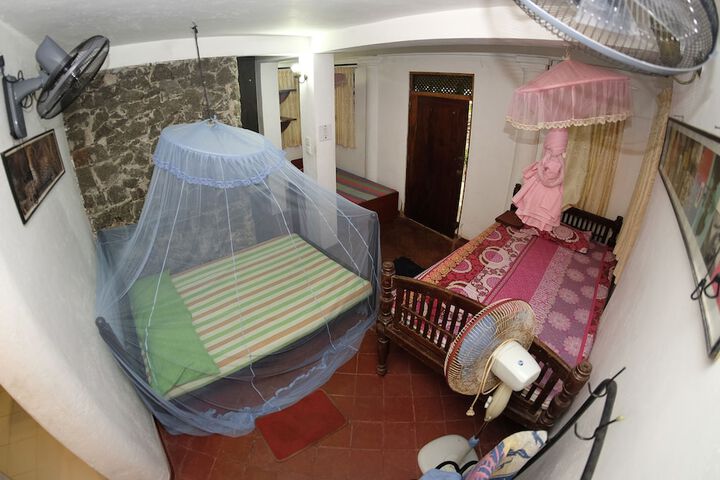 Room 18 of 49