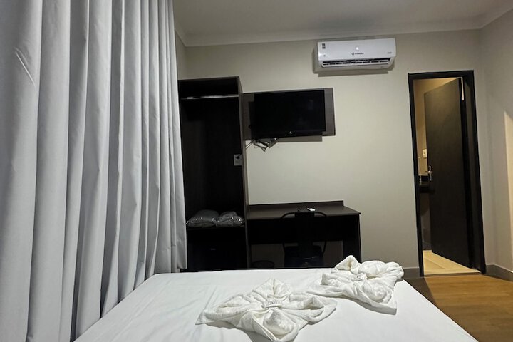 Room 7 of 15