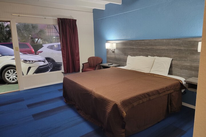 2 Double Beds (6 of 7)