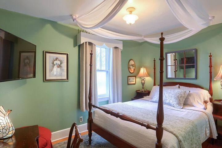 Room 9 of 116