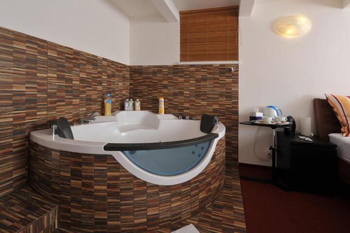 General 4 of 24