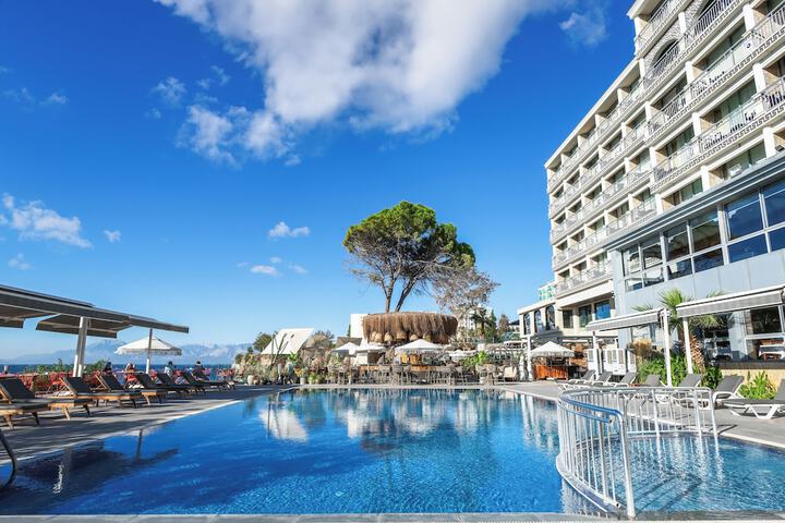 Pool Hotel