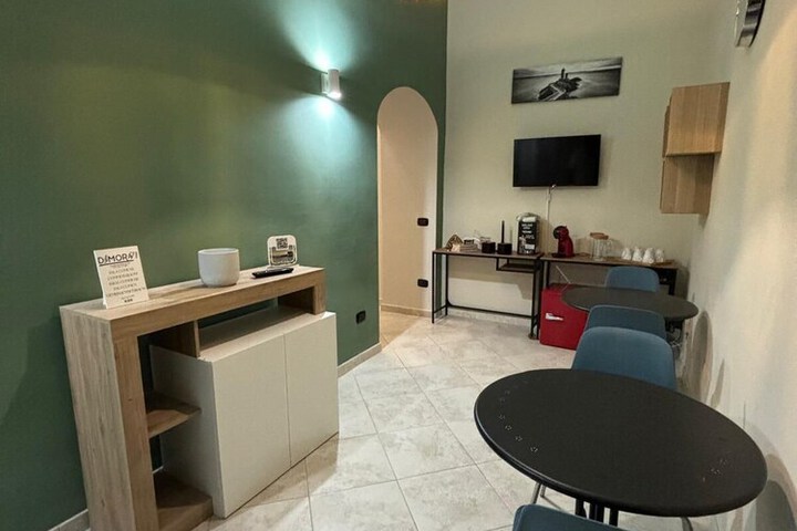 Room 7 of 25