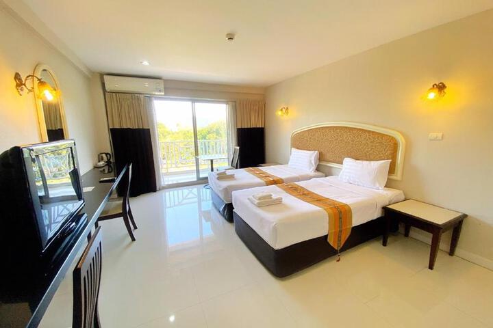 James Mandarin Khaoyai