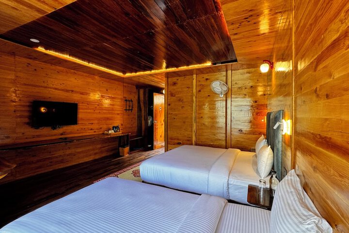 Room 8 of 36