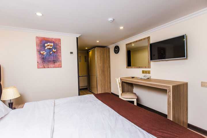 Room 13 of 68