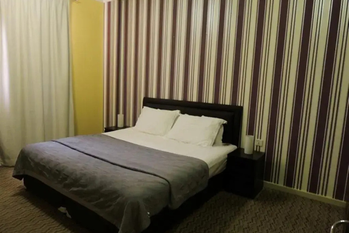 Room 3 of 8