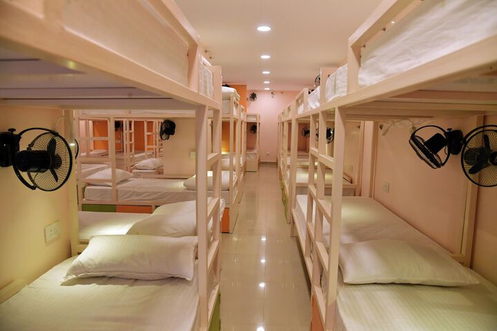 Room 16 of 32