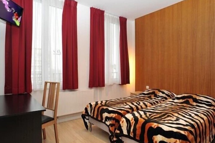 Room 4 of 14