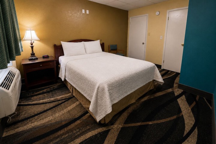 Room 19 of 33