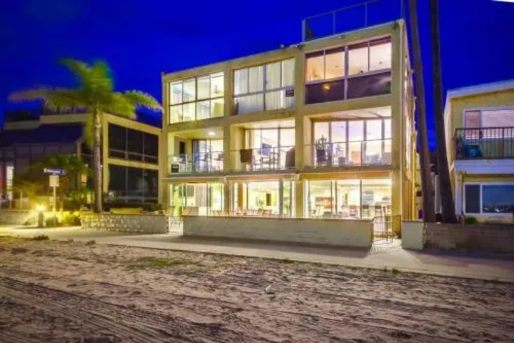 Exterior of Waterfront Getaway 7 Townhouse