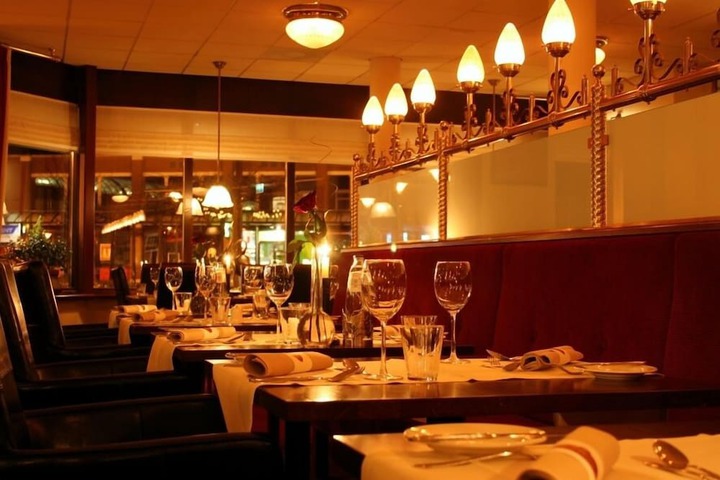 Dining 15 of 47