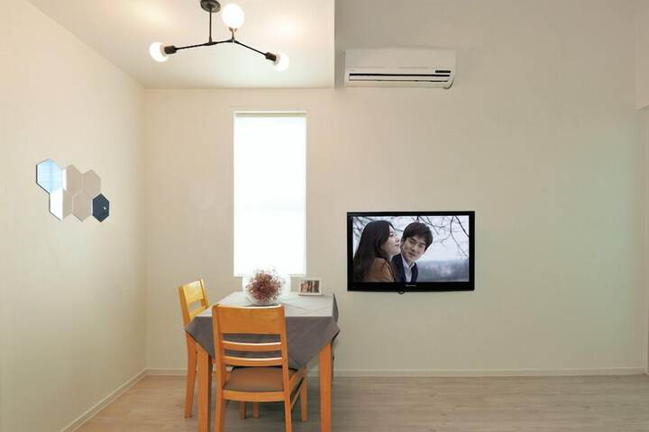 Room 28 of 40