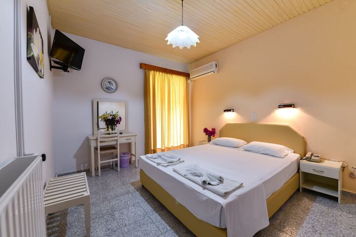 Room 5 of 30