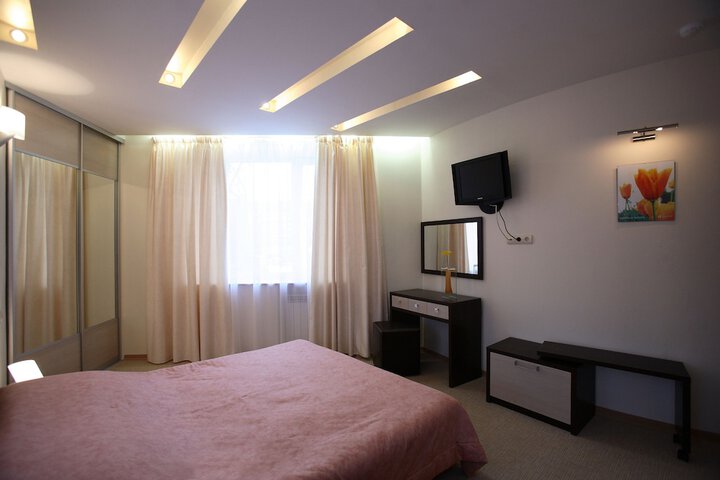 Room 6 of 37