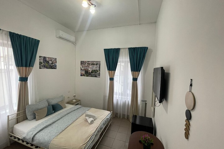 Room 51 of 109