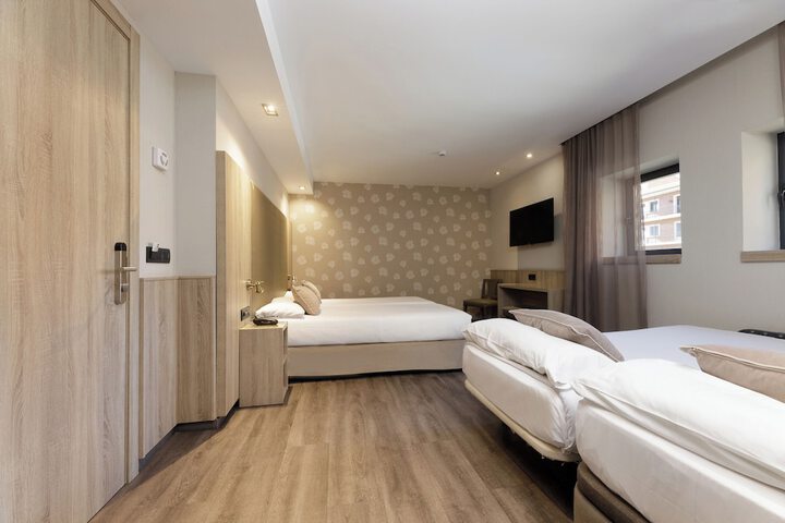 Room 8 of 59