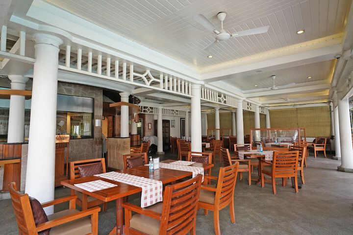 Dining 48 of 83